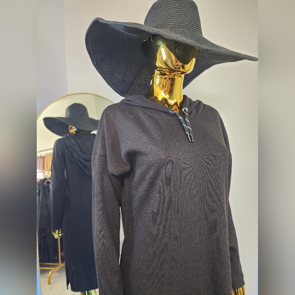 MidiTurkish-Made Women's Dress In Classic Black!